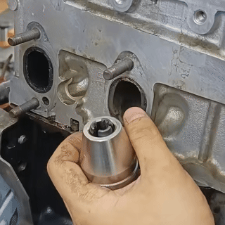 Self-Locking Broken Bolt Remover & Stud Extractor