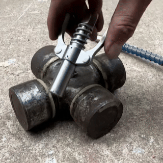 Quick-Release Grease Coupler